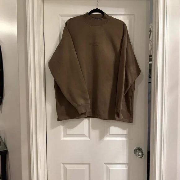 FEAR OF GOD ESSENTIALS Oversized Taupe-Brown Mockneck Sweatshirt COPY - Picture 2 of 8
